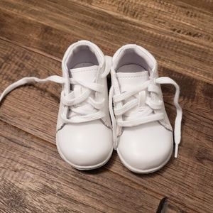 Solid White Stride Rite size 4